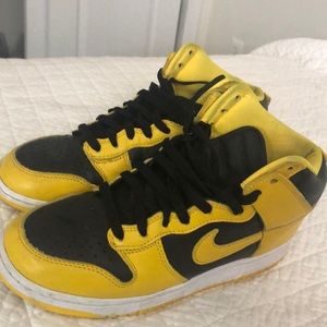 Nike dunk high varsity maize